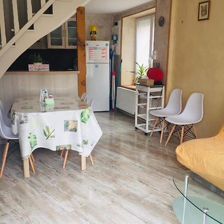 Petite Maison Au Coeur De L Auvergne Jumeaux Экстерьер фото